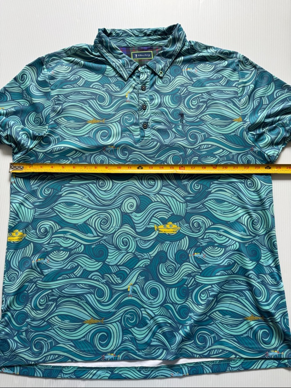 William Murray polo featuring a "The Rough Life" wave pattern. Men’s size XL - Picture 3 of 11
